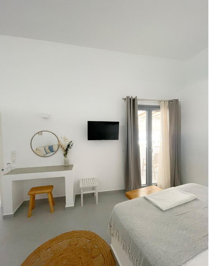 Kirki Rooms By The Sea Parikia  Exterior photo